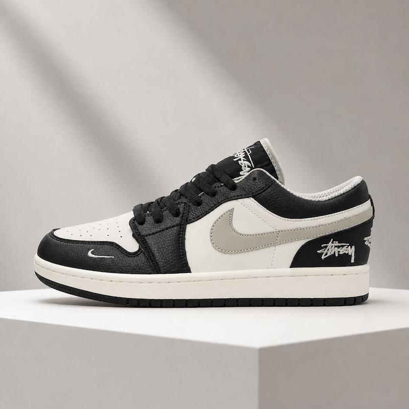 کتونی مردانه جردن ۱ لو مشکی سفید با سووش طوسی Jordan 1 Low Black White Grey