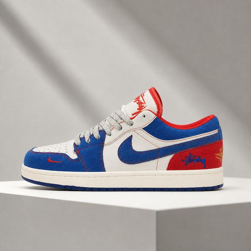 کتونی جردن ۱ لو مردانه ترکیب رنگی آبی، قرمز و سفید Jordan 1 Low White Blue Red Streetwear Edition