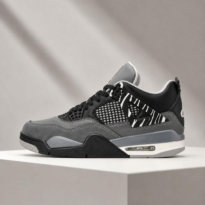 کتونی نایکی ایر جردن ۴ طوسی مشکی با جزئیات زبرا   Nike Air Jordan 4 Grey Black Zebra