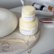 نمای نزدیک بافت کره بدن پودر بچه Aromanili Body Butter