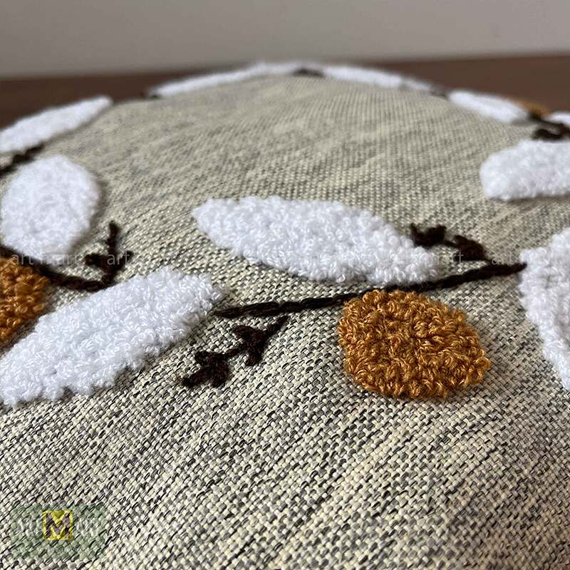 کوسن سوزن دوزی مدل شاخ و برگ