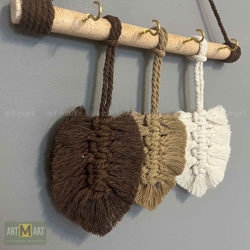 جاکلیدی چوبی با سه آویز مکرومه کد 03