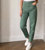 شلوار مام فیت دخترانه و پسرانه  پشت کمرکش دار رنگ سبز (Green Mom Fit Pants)