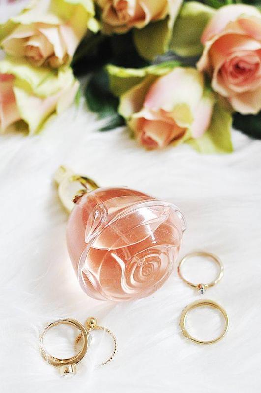 عطرزنانه ولار 