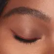 سوآچ رنگ قهوه ای تمشکی گرم Berry Russet مداد چشم شارلوت تیلبری روی پوست