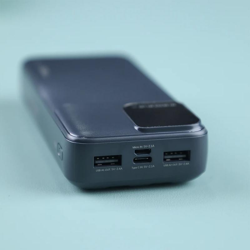 پاور بانک ریمکس مدل RPP-658 ظرفیت 20000 میلی آمپر ساعت 