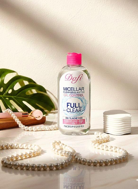 میسلار واتر صورت دافی مدل Oil control مناسب پوست چرب و آکنه دار حجم 200 میلی لیتر