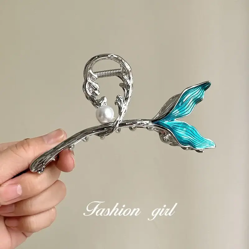 کلیپس دم  ماهی آبی