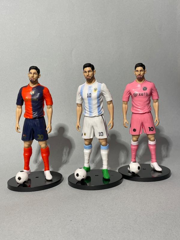 فیگور مسی 22 سانتی همرا با توپ لباس ارژانتین اینترمیایی بارسلونا