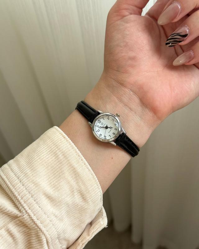 ساعت دهه شصتی