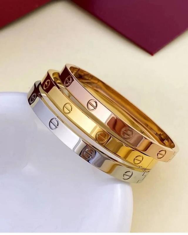 دستبند استیل کارتیه لاو