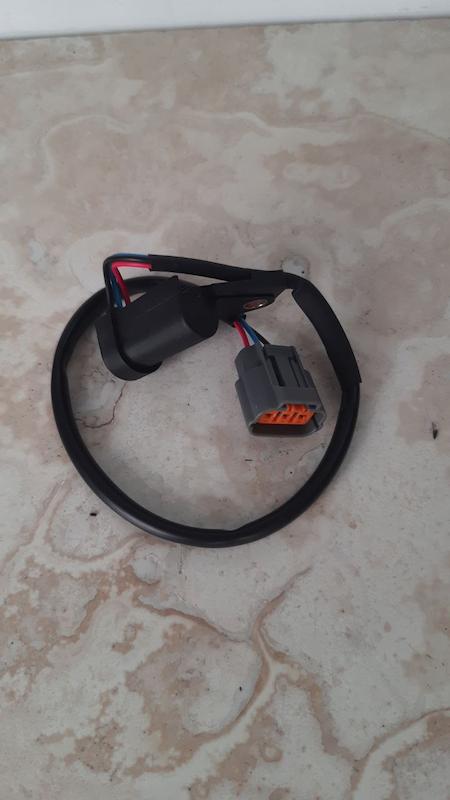 سنسور سر میل لنگ مزدا ۳۲۳ وارداتی  درجه یک