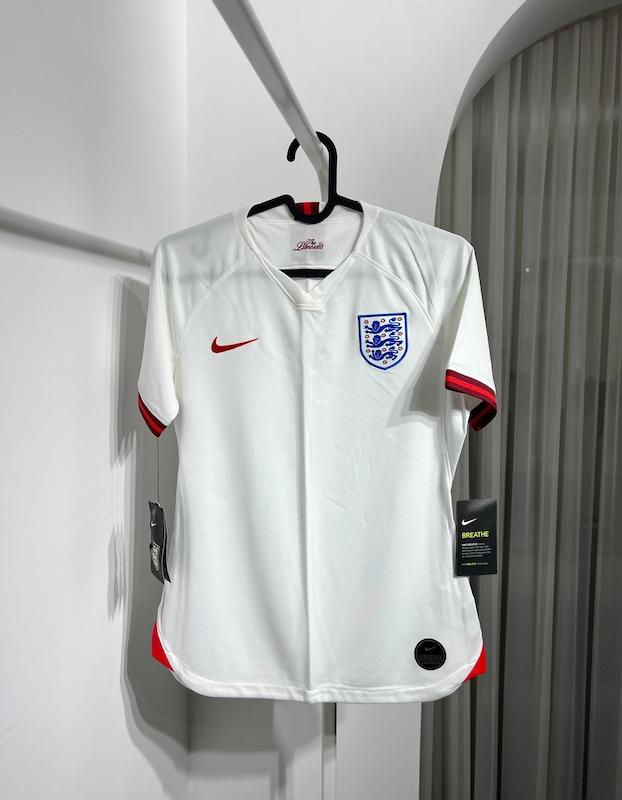 تیشرت ورزشی زنانه Nike