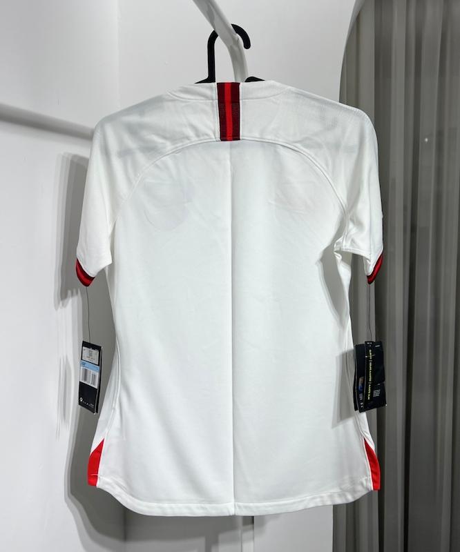 تیشرت ورزشی زنانه Nike