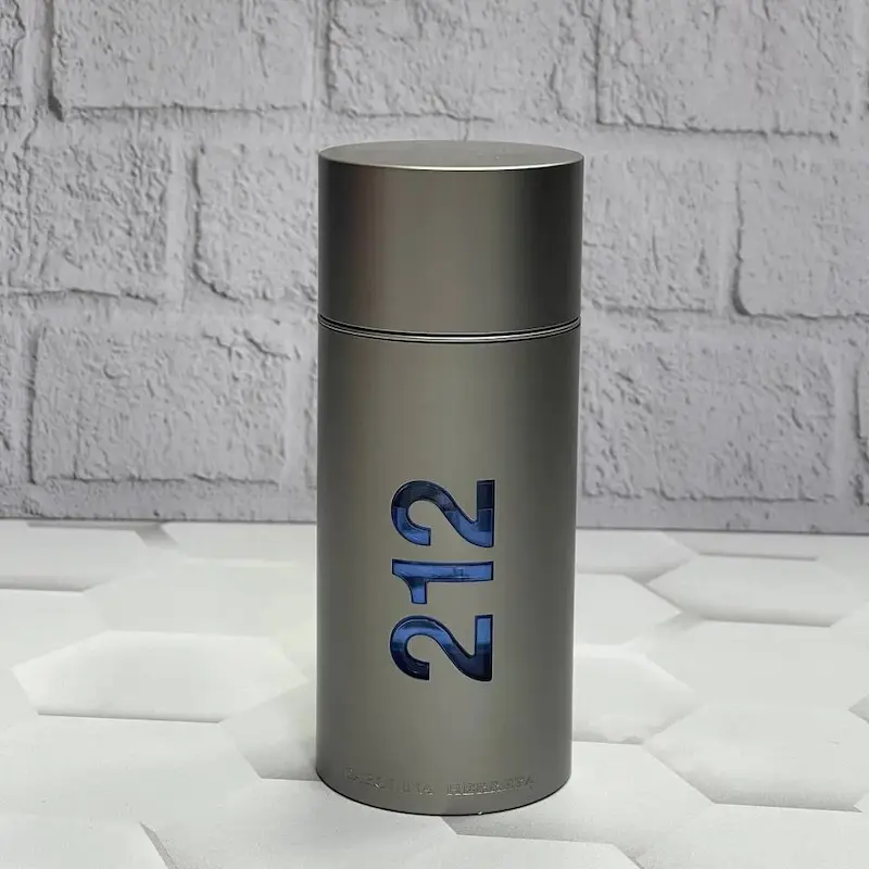 عطر ادکلن کارولینا هررا ۲۱۲ مردانه Carolina Herrera 212 Men با ماندگاری بالا و رایحه پرانرژی - الساپرفیوم