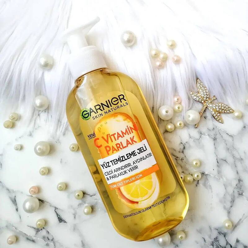 ژل شستشوی صورت گارنیه مدل Vitamin C حجم 200 میلی لیتر