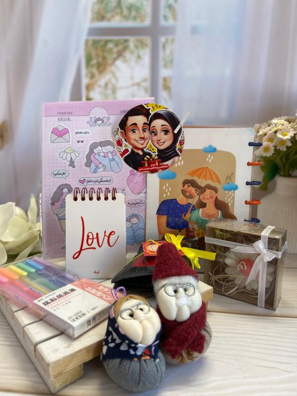 باکس هدیه عاطاباکس دلدار مدل بغل – باکس هدیه عاشقانه برای لحظه‌های دونفره