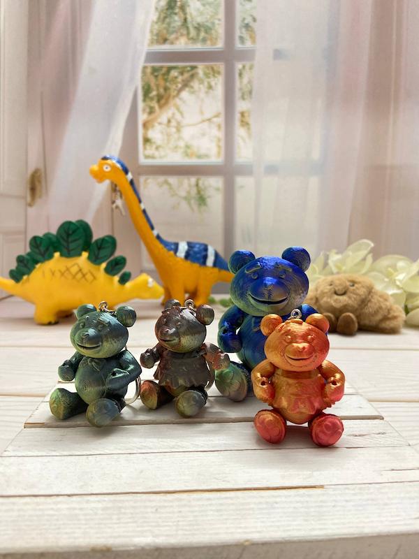 جاکلیدی و فیگور و آویز کیف هولوگرامی حیوانات با مواد زیست‌تخریب‌پذیر – تولید کارگاهی بانوان ایرانی