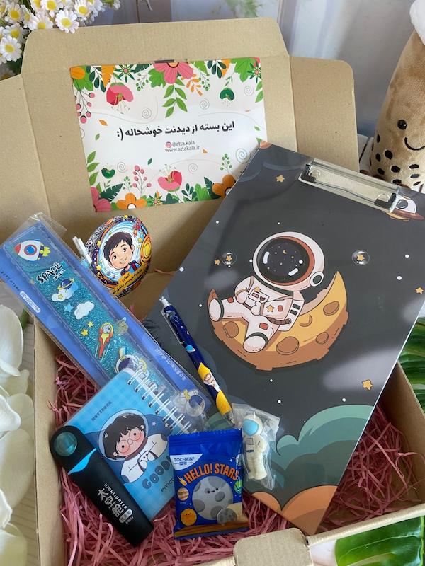 باکس هدیه عاطاباکس کیهان مدل پسر فضانورد آبی