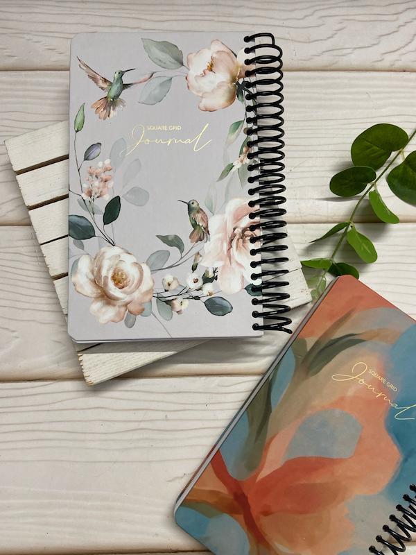 ژورنال شطرنجی دات نوت سیمی با جلد سخت و استیکر