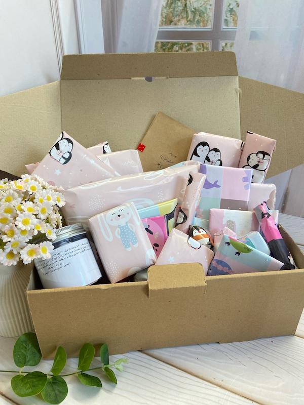 باکس هدیه روزه‌دار کوچک مدل ۳۰ روزه ویژه | ۲۹ هدیه + هدیه ویژه عید فطر + ۳۰ آیه + نامه امیرالمؤمنین (ع)