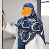 روسری نخ مودال نخ یونیک طرح گوچی گلدار سورمه‌ای
