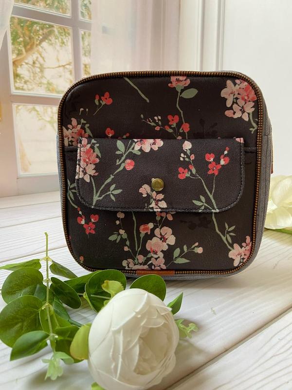  کیف دوشی سلین -کیف پارچه ای زنانه سبک، راحت و جادار برای استفاده روزمره 🎒