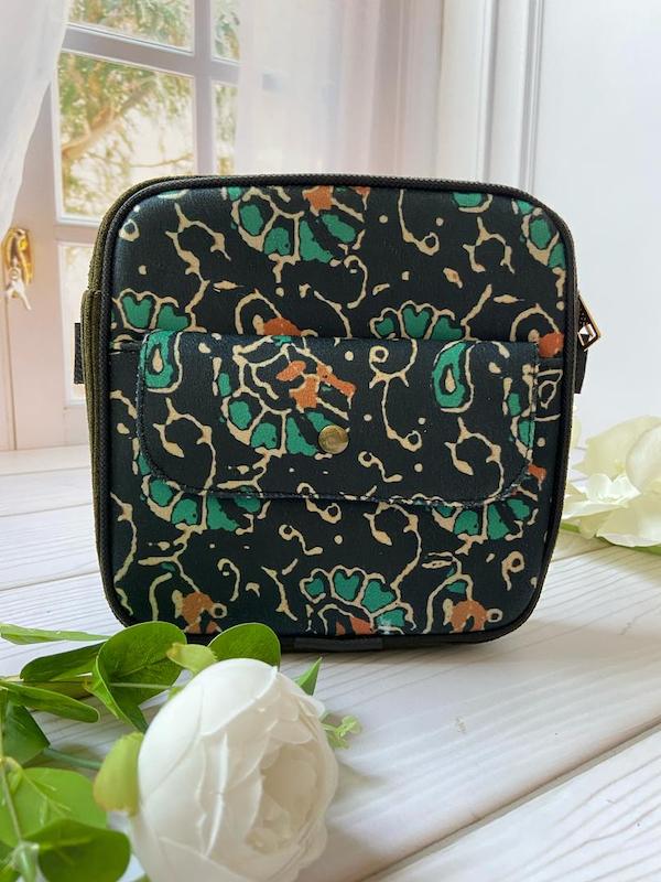  کیف دوشی سلین -کیف پارچه ای زنانه سبک، راحت و جادار برای استفاده روزمره 🎒