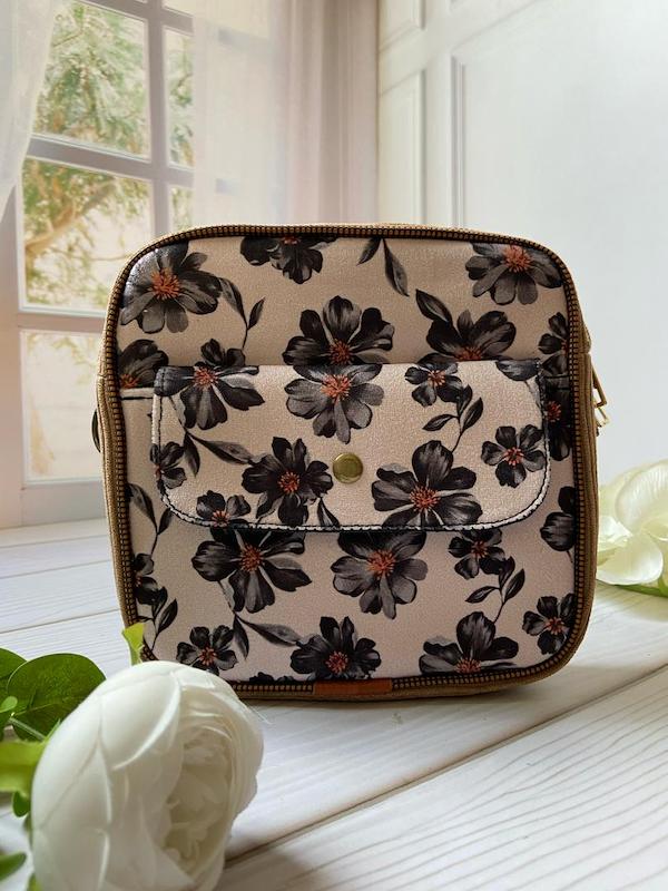  کیف دوشی سلین -کیف پارچه ای زنانه سبک، راحت و جادار برای استفاده روزمره 🎒