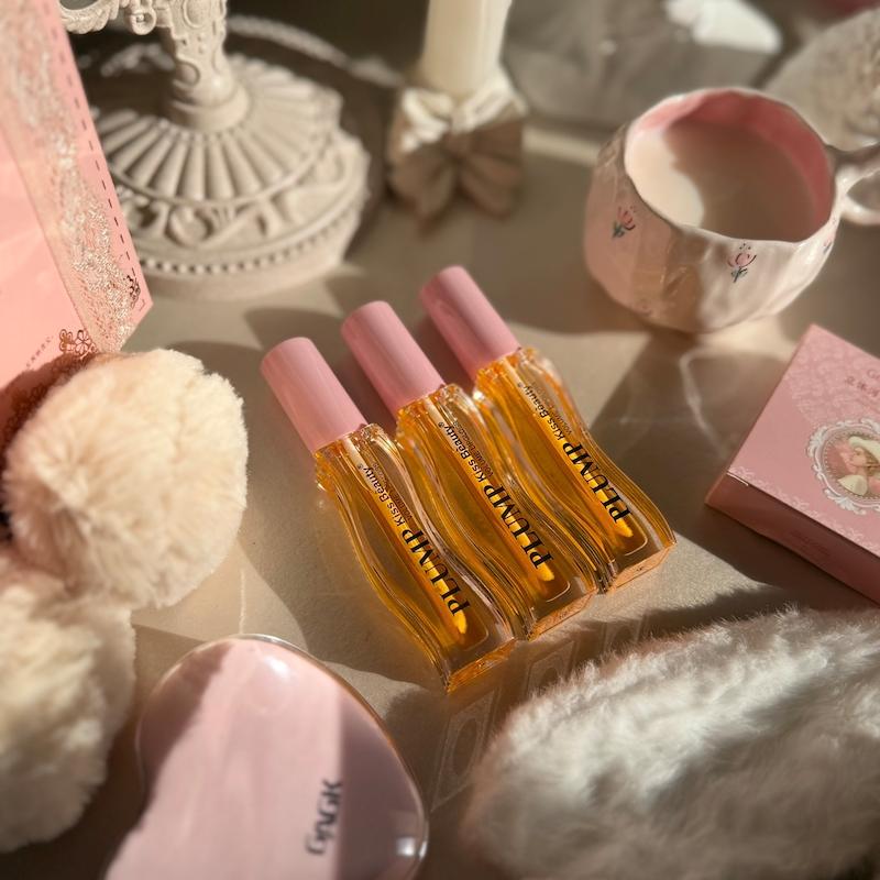 حجم دهنده لب طرح گیسو