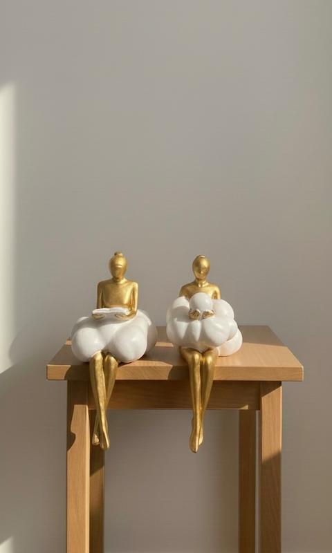 مجسمه دختر ابری