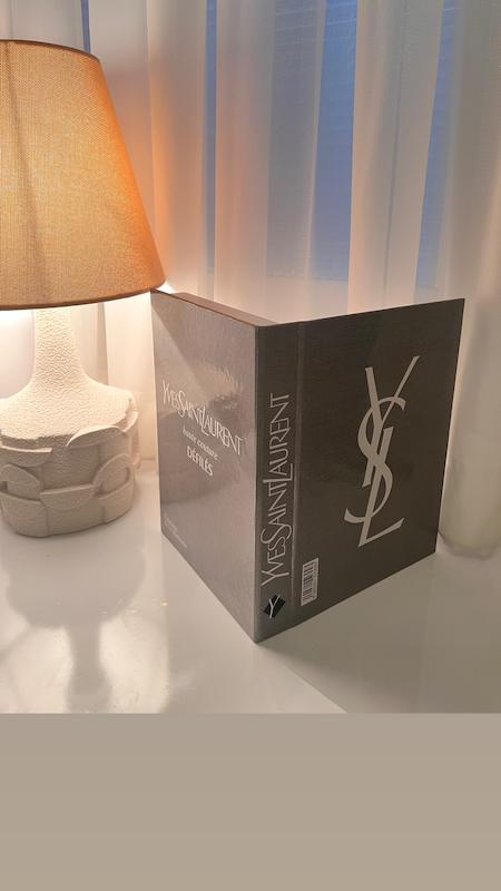 کتاب دکوراتیو YSL طوسی روشن
