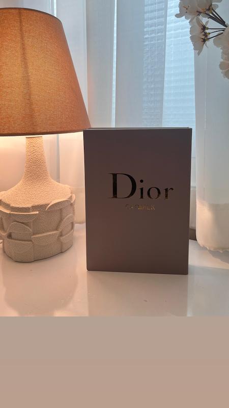 کتاب دکوراتیو دیور بنفش روشن