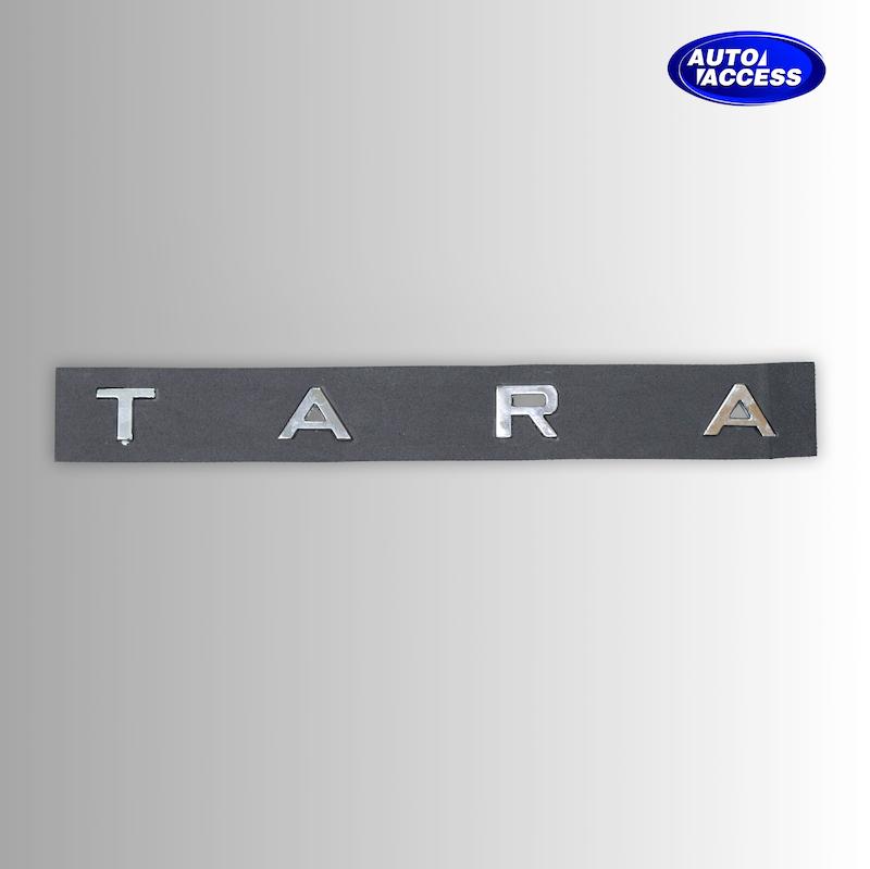 آرم فلزی نوشته TARA انگلیسی مخصوص خودرو تارا  لوگو فلزی TARA نصب‌شده روی صندوق عقب تارا  نوشته فلزی TARA با چسب دوطرفه مقاوم  آرم تزئینی انگلیسی تارا با پوشش کروم براق