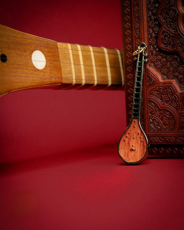 گردنبند و جاکلیدی سه تار