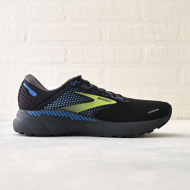 سیستم GuideRails در کفش پیاده روی آدرنالین بروکس Brooks Adrenaline GTS 22 برای کنترل انحراف مچ پا