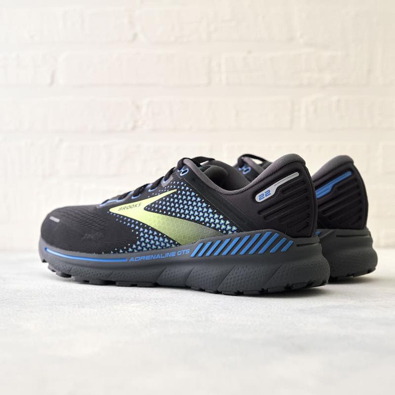 سیستم GuideRails در کفش پیاده روی آدرنالین بروکس Brooks Adrenaline GTS 22 برای کنترل انحراف مچ پا