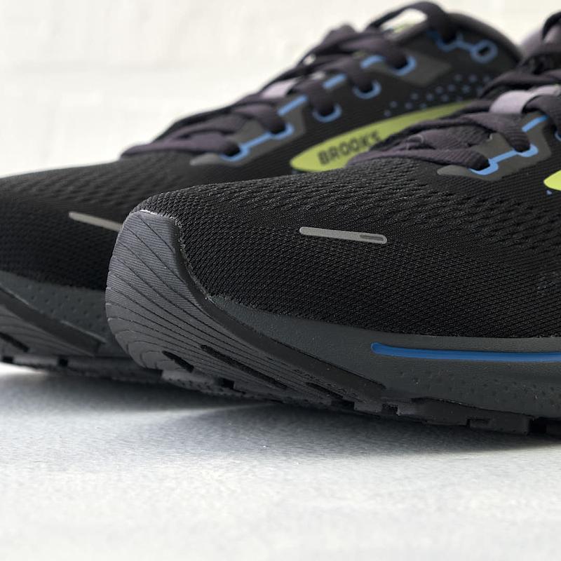 سیستم GuideRails در کفش پیاده روی آدرنالین بروکس Brooks Adrenaline GTS 22 برای کنترل انحراف مچ پا