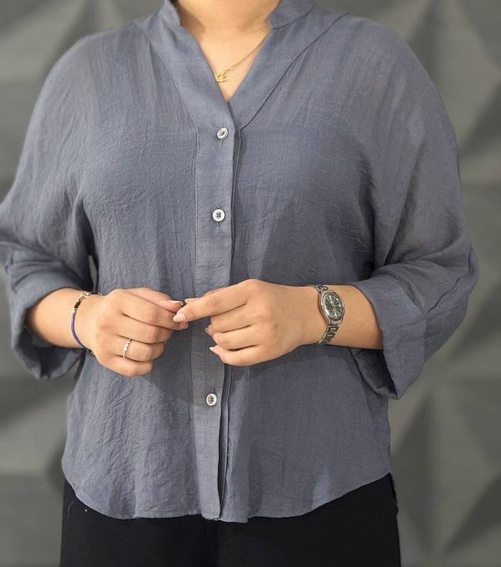 شومیز حریر ساده آویدا کد ۱۰۱۰۳۵