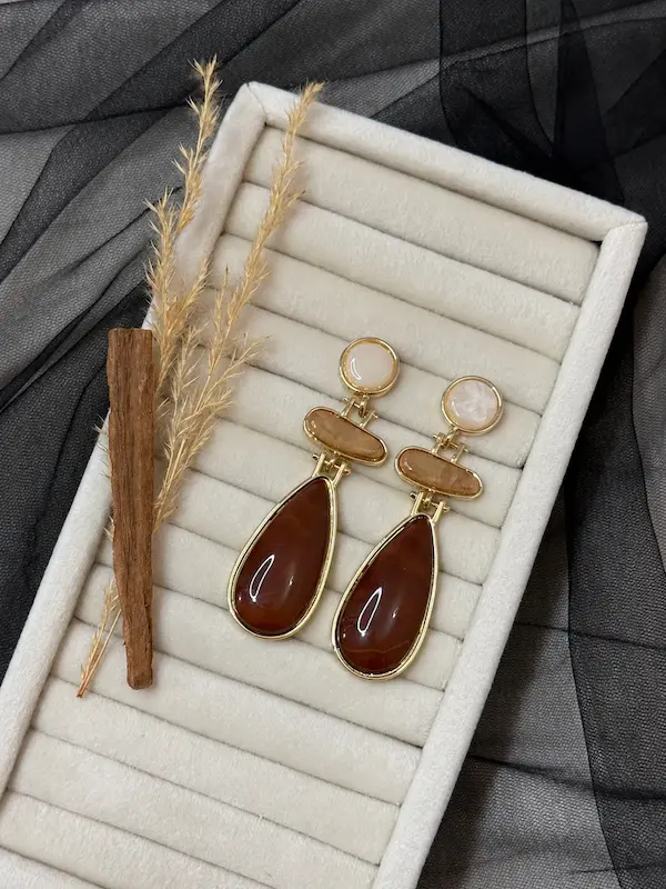 گوشواره آویزدار اشکی شیری