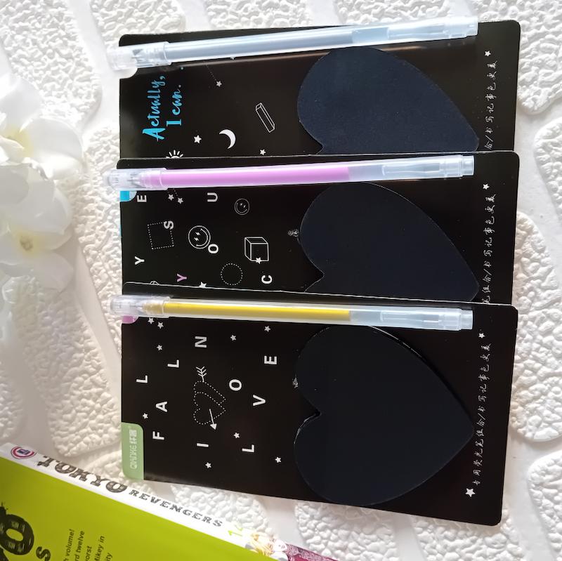 استیک نوت و خودکار