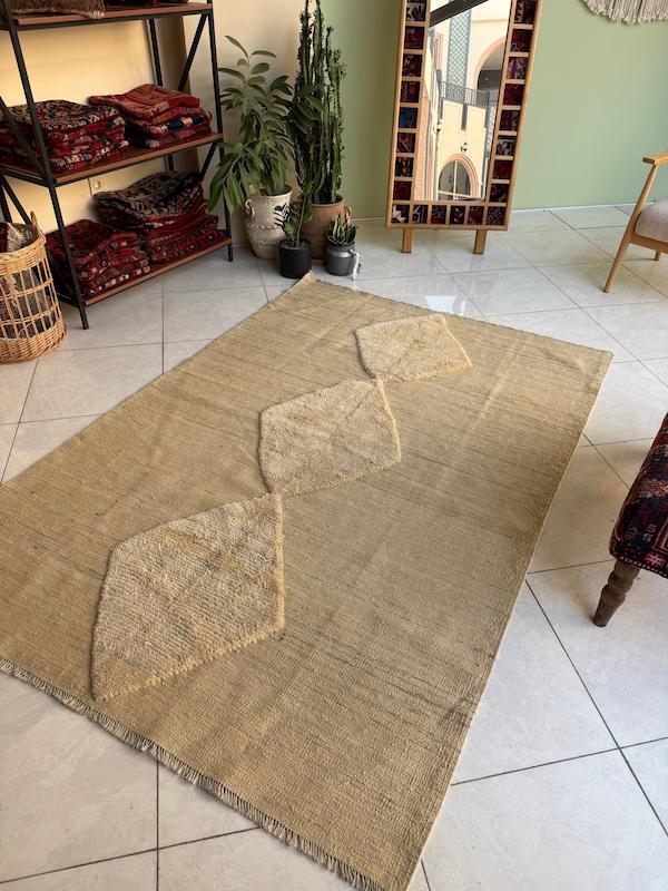 گلیم گبه ابعاد ۲۳۶ در ۱۶۰ 