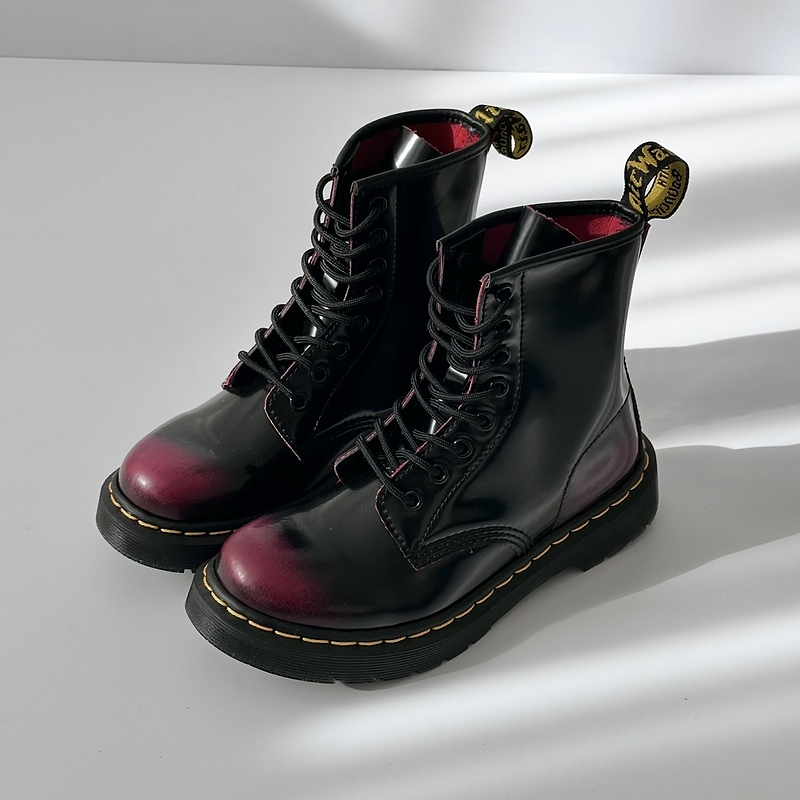 بوت زرشکی مشکی Dr Martens