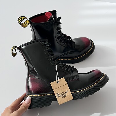 بوت زرشکی مشکی Dr Martens