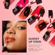 نمای استفاده از تینت لب براق e.l.f. Glossy Lip Stain