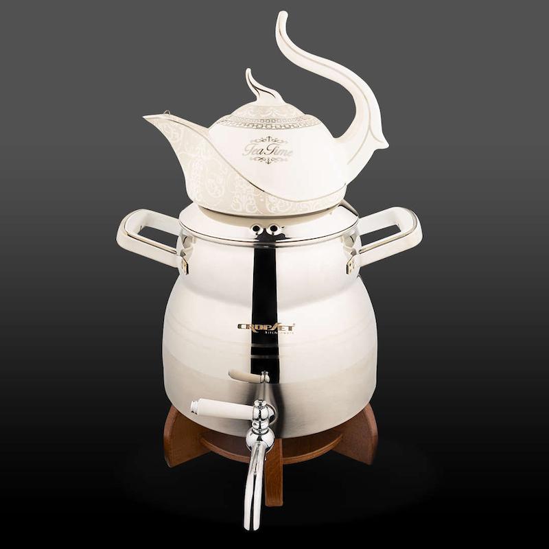 کتری و قوری آوینا استیل نقره ای براق کروپ ست با پایه وارمر چوبی کد 203W