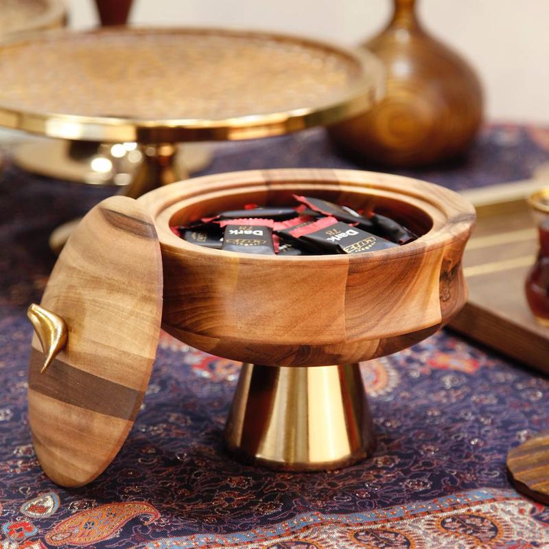 شکلات خوری چوبی درب دار آوان