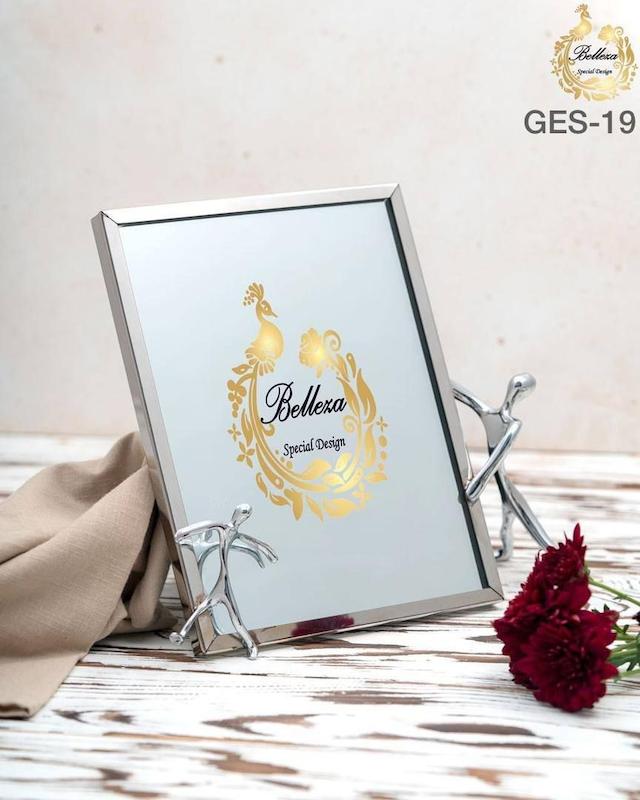 قاب عکس مدل ژستو برنجی