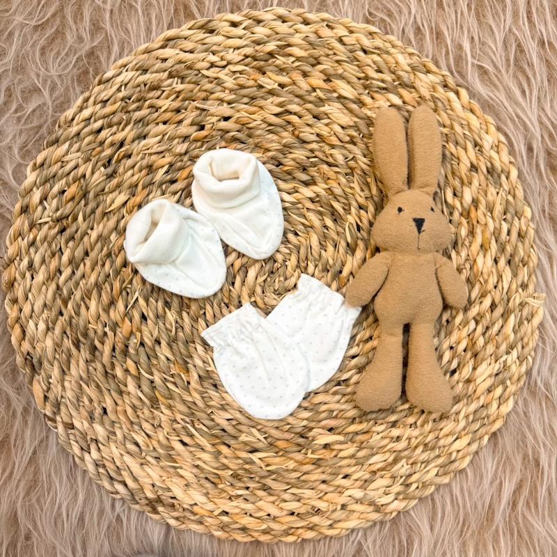 ست پاپوش و دستکش نوزادی بی بی فورلایف baby4life