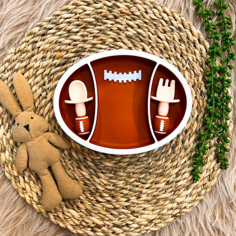 ظرف غذا ۴ تکه سیلیکونی کودک طرح توپ راگبی کد ۸